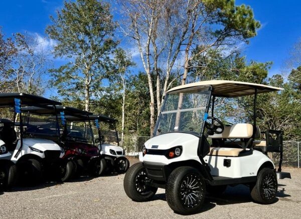2023 E-Z-GO Express™ S4 ELiTE™ Lithium Bright White